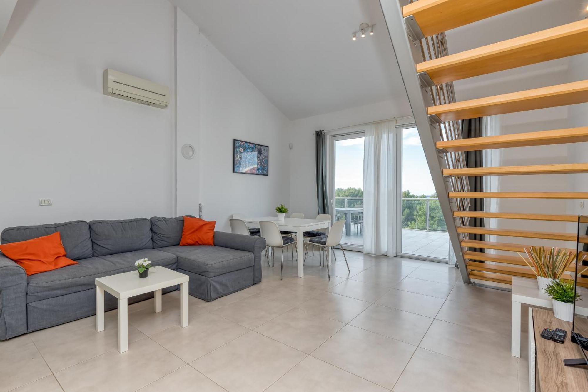 Diamond Seaview Penthouse Apartment