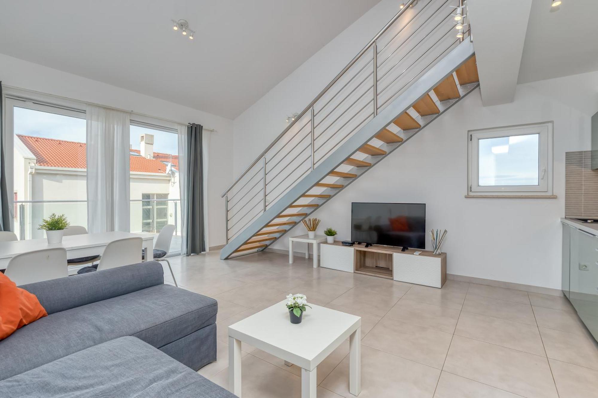 Diamond Seaview Penthouse Apartment *