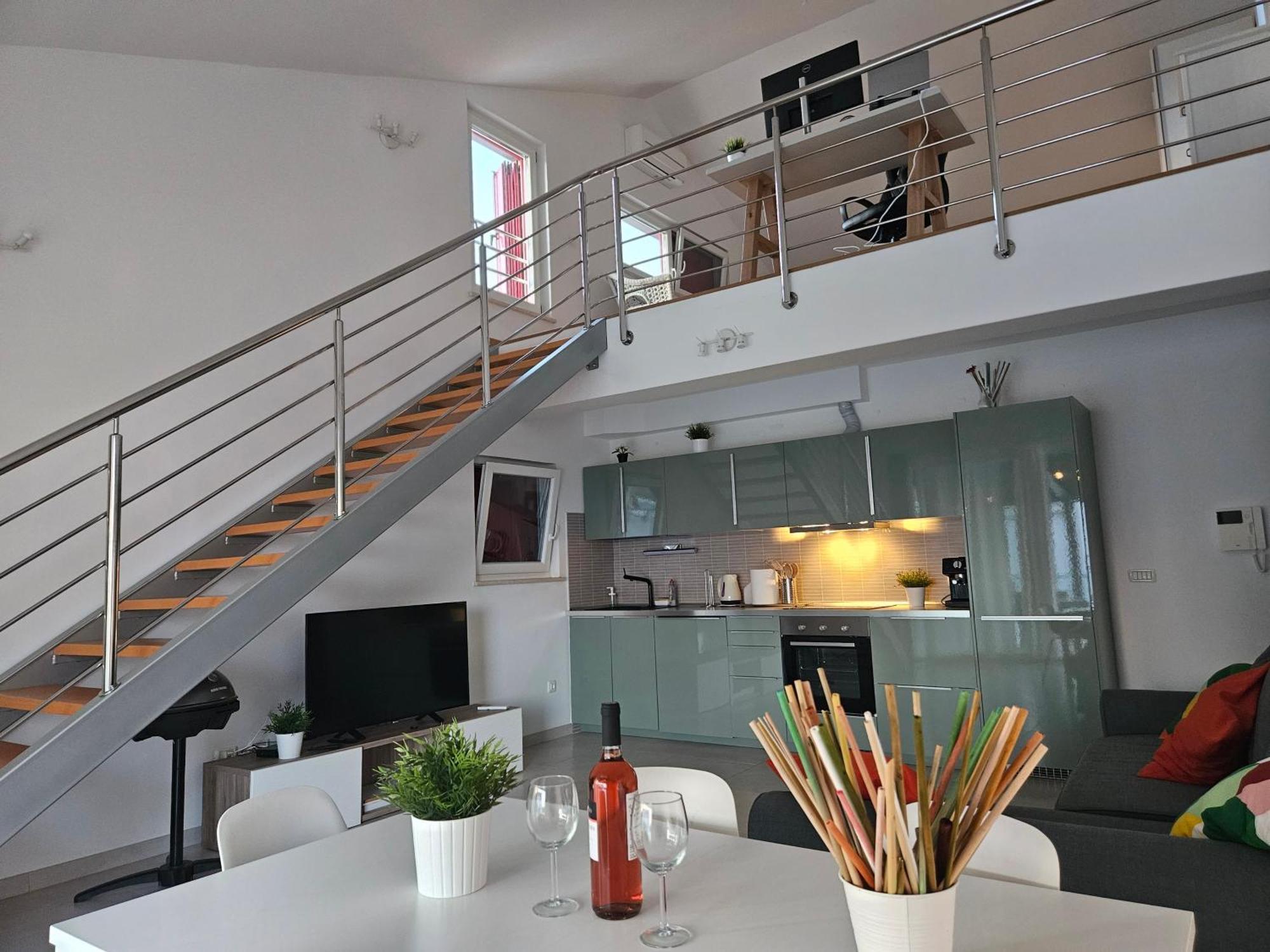 Diamond Seaview Penthouse * Peroj